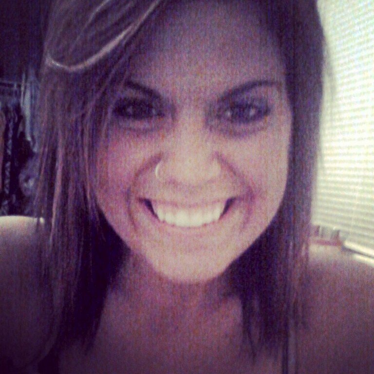 I live to love, & laugh alot :)