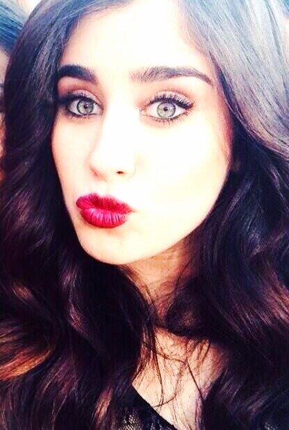 im a boy who loves 5H.|| LBGT