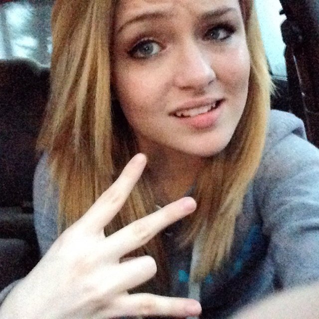 Tha peace signs juss tha trigga an tha middle finga!