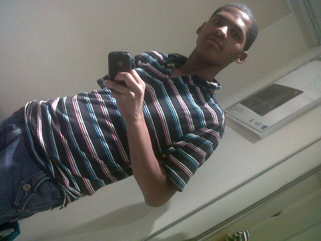 ♠♣☀Like eating ♥ sipping drinks ☺listen to music ♠ meet new peeps ♣ 18 of age *☺  like weirdo's♦Coz I'm in class of my own and love enjoying life!!☀♣♠