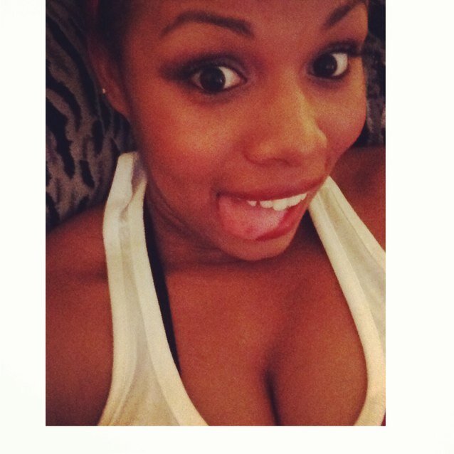 XOXO_SUMMER_D_'s profile picture. Grandaughter, Daughter, Sister, Niece, Aunt, Cousin, and Friend. Future teacher ❤️