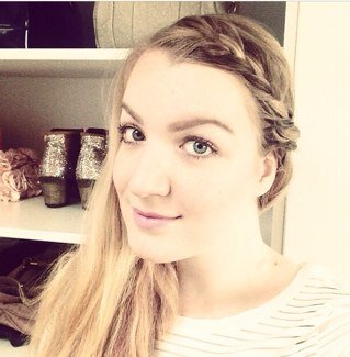 We ❤ vera! Voor de beste beautyblogger op de hele wereld!! ^^ Because she's the best!

~~ 18:49 21 augustus; Vera volgt ons fanaccount! ~~