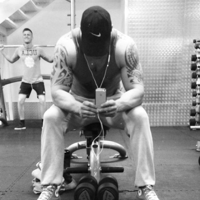 DulsonDulson's profile picture. ABs on a skinny bloke are like big tits on a fat lass, they dont count !!!!