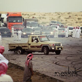 ليس كل من ينظر الى وجهككك  يكون متعجبا فيكك !! قد يكون يتحمد الله على النعمه ....       فـلـهـا وربـگ يحـلـهاااا        K.S.A