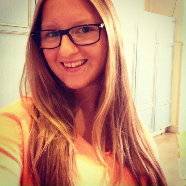 Girl~ love to train ~ 16 ~ Skiier ~ weightlifter~ horsebackrider ~ surfer ~ lovatic -- staying strong