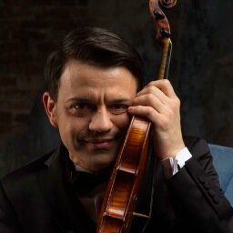 Concert violinist