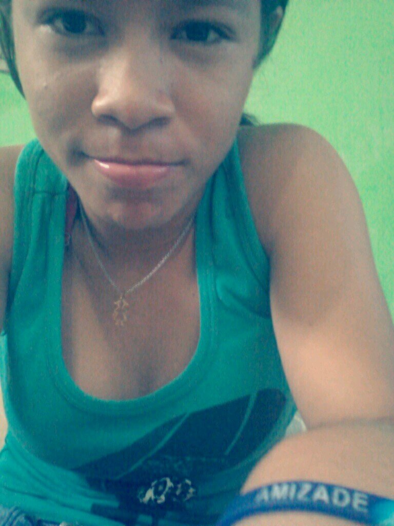 -     Dificil aceitar essa dor, mais sou forte e conseguirei superar ;3 ' . Ergue a cabeça minha felicidade que importa .. '