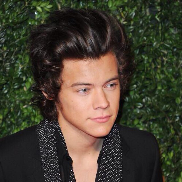 FOLLOW @stxlespizza BC SHE GAVE U A FREE FOLLOW, IF U DONT ILL UNFOLLOW FROM HERE. YOUR CHOICE.