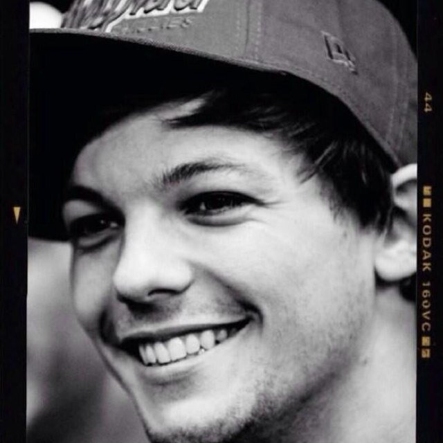 Hiiiii, I use this account to vote or to give you a free follow, so go follow my main one @xnormalone. Love you! x