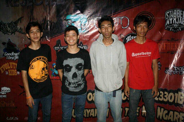 We are MELODIC GURIH PUNK ROCK~from CIPADU Stay moron (m)x(m)