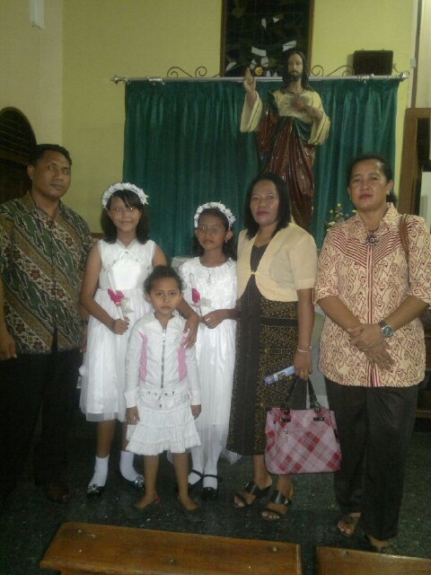 Jesus Love family, dialah yang menyatukan kita yang sedang dirundung masalah,dan kesulitan.