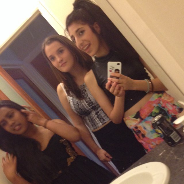 lifeismusic128's profile picture. Black on black ✌️