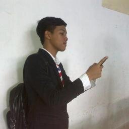 Nggak pernah ganti foto profil dari 13 tahun lalu. Males aja. Ngapain ngintip akun ini bray? 😂