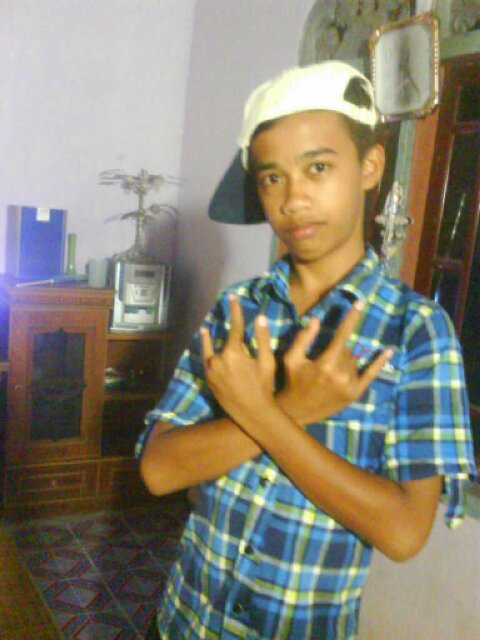 MarioAlwi's profile picture. Cinta اللّهُ ayah ibu