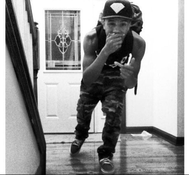 Follow me i follow back 
R.I.P Lil' Snupe