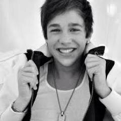 I love @AustinMahone he is my favorite singer,Music is my life my another favorite siger are @pitbull, @enrique305,Music is my life3