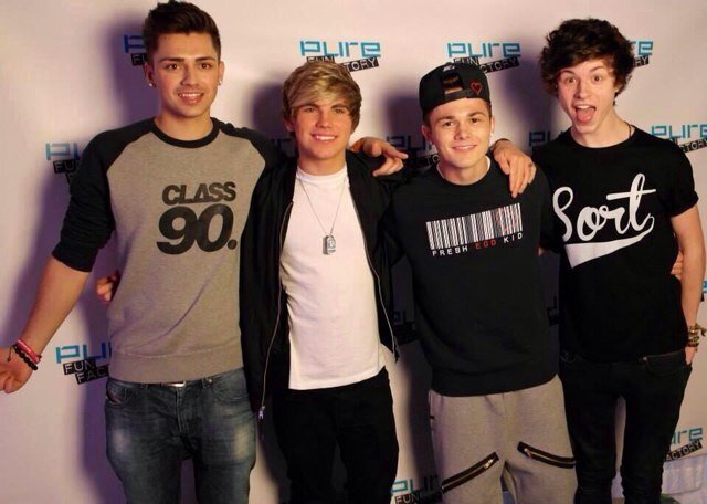 We are Katie, Antonia,Lib & Umi -  4 girls who are a little obsessed with @OverloadMusic ❤️ They are better then WiFi!