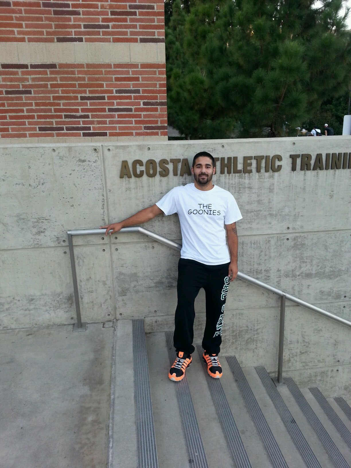 follow me and beware..new twitter account... don't know how much ill use it but can't hurt to have one.. sac state student