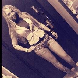18+ ,i was born to be somebody Zingen & dansen ! GEK DOEN !