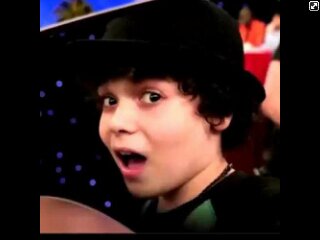Hi Landiwe here very fantabulous actress  I tots luv sam & cat. @CameronOcasio I LUV U!!!!!!!!♥