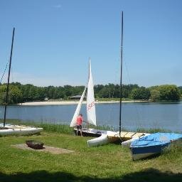 A beautiful self catering holiday cottage in the lakes of the High Charente for a relaxing holiday in rural France. Get away from it all. Sleeps up to 6
