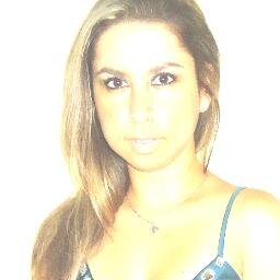 tenho 28anos, sou estudante de economia na  UFPB. 
facebook: Alane de Meireles