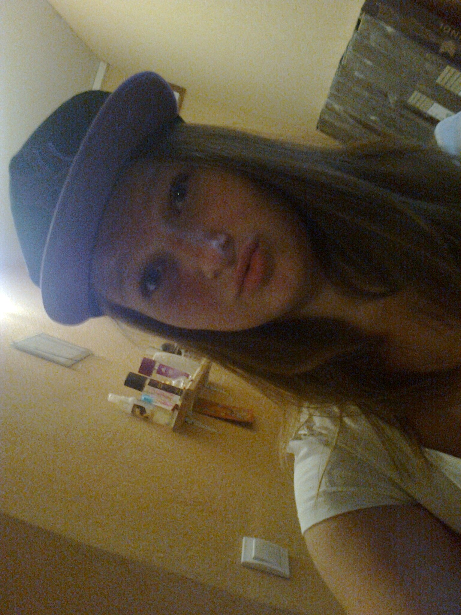 I am Belieber not Fun....I love pink color...spaghety :D:D I am barbie ::D So follow me, and I follow u back ;) :*
Love u33