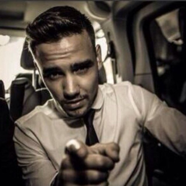 FOLLOW ME ON @Harry_Girl16 I FOLLOW BACK!