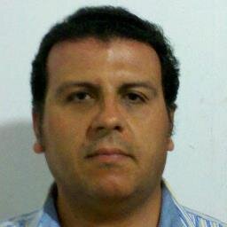 Jalisciense,Paisano de Carlos Santana,Abogado,Académico,Admirador de la Mujer Inteligente,Amante de la lectura,la poesía,la buena musica y de la Bohemia!.