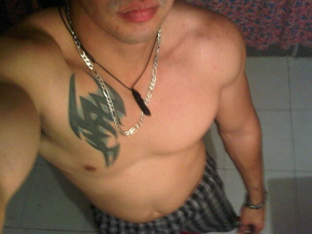 Me encanta.   hacer amistades con chicas bells y q les guste la rumba a placer