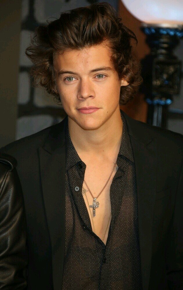 FREE FOLLOW -DONT FOLLOW THIS ACCOUNT . so please FOLLOW @briannajazzely  .ASK FOR A FOLLOW BACK :)