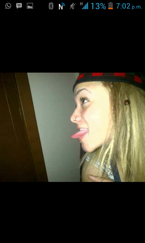 WandaSarnari's profile picture. Enrrolla tus problemas. Prende tus ideas. Y fumate la vida