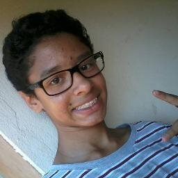 Sou como você me vê.
Posso ser leve como uma brisa ou forte como uma ventania,
Depende de quando e como você me vê passar.
