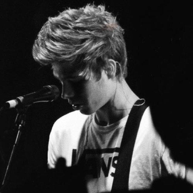 Follow @horrorhemmo for lukes nudes