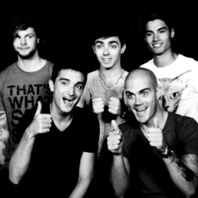 This is an account of 'what ifs' about TW.