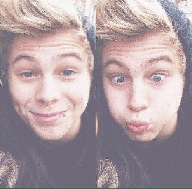 Hey i'm @RADICALLYH00D and i just gave you a free follow :) can you please follow me on my main account? Thank you!