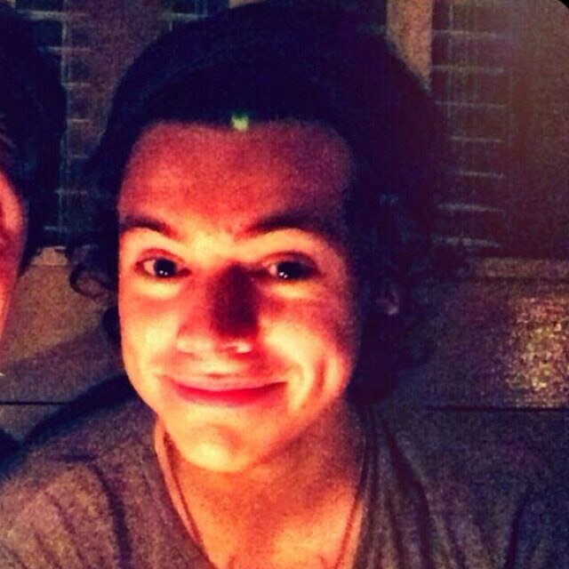 Hey I just gave you a free follow so go follow @larrysquats NOW !! She'll follow you back I promise you that ! -Lexi