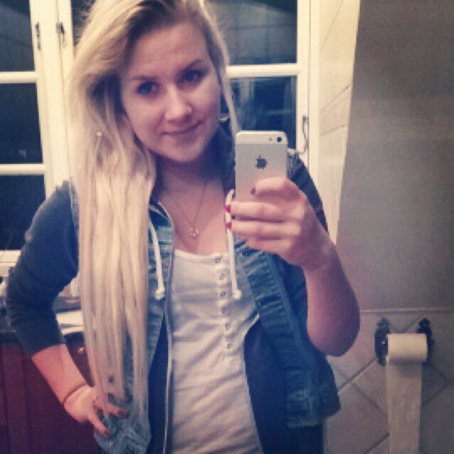 Pige • Instagram Xxsiqne •  Snapchat. Signe_langelund • 15 • EOS
