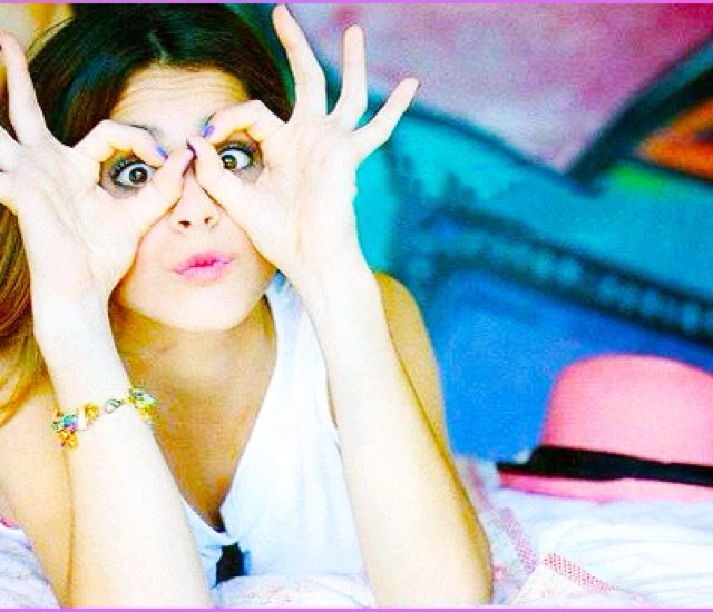 ❤Sa vous dit des quizz les #Vlovers ? Follow moi alors !❤ Mon compte perso : @marine_zh_zh