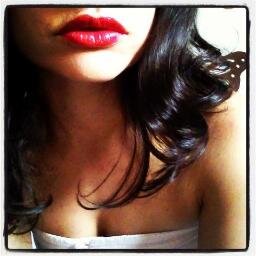 DivaLianaF's profile picture. Por um mundo onde não deixem recados inúteis na caixa postal.