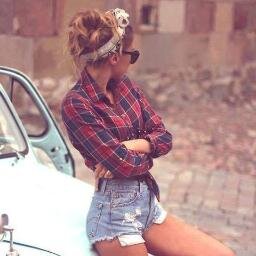loOoOve bbe awyyyy and listen music :)Don't wait for the perfect moment. Make the moment perfect. :)