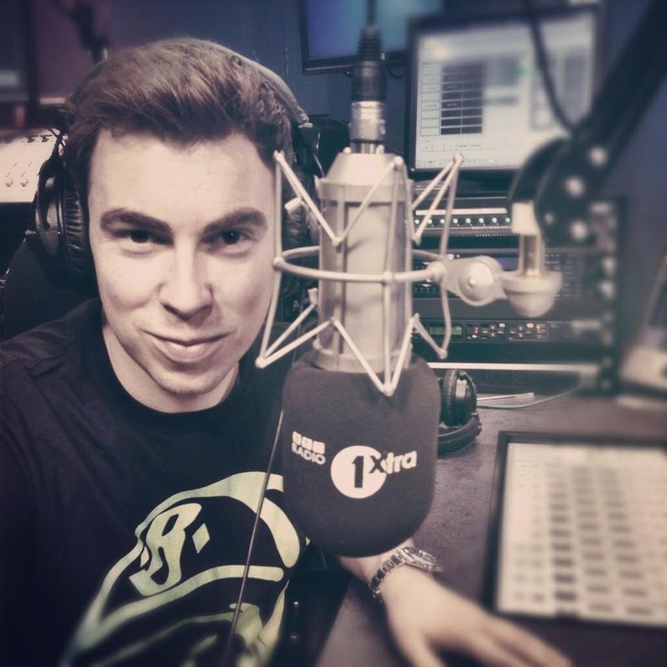 follow if u support the best dj in the world
HARDWELL