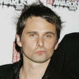 Página de Humor Cydoniano !
Com : Matthew Bellamy, Dominic Howard e Christopher Wolstenholme.