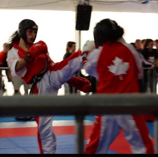 alexis_mcf's profile picture. 