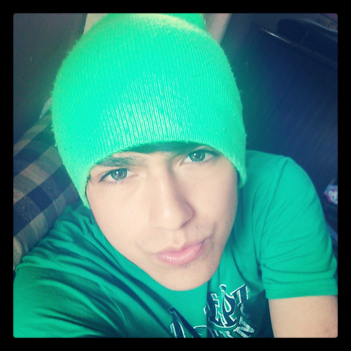 hola soy Pipe Tengo 18 Años Vivo En Laja (: Hablo Español, Ingles, Portuguez, Frances, Ruso, los fin de semana a carretiar se a dicho
