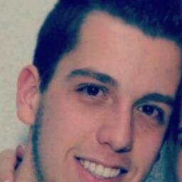 Prazer, sou bem bonito, sou rico, sou fofo, sou perfeito, sou um amor, sou bem simpático, sou muito gostoso, sou uma delicia e sou MENTIROSO pra caralho ;)