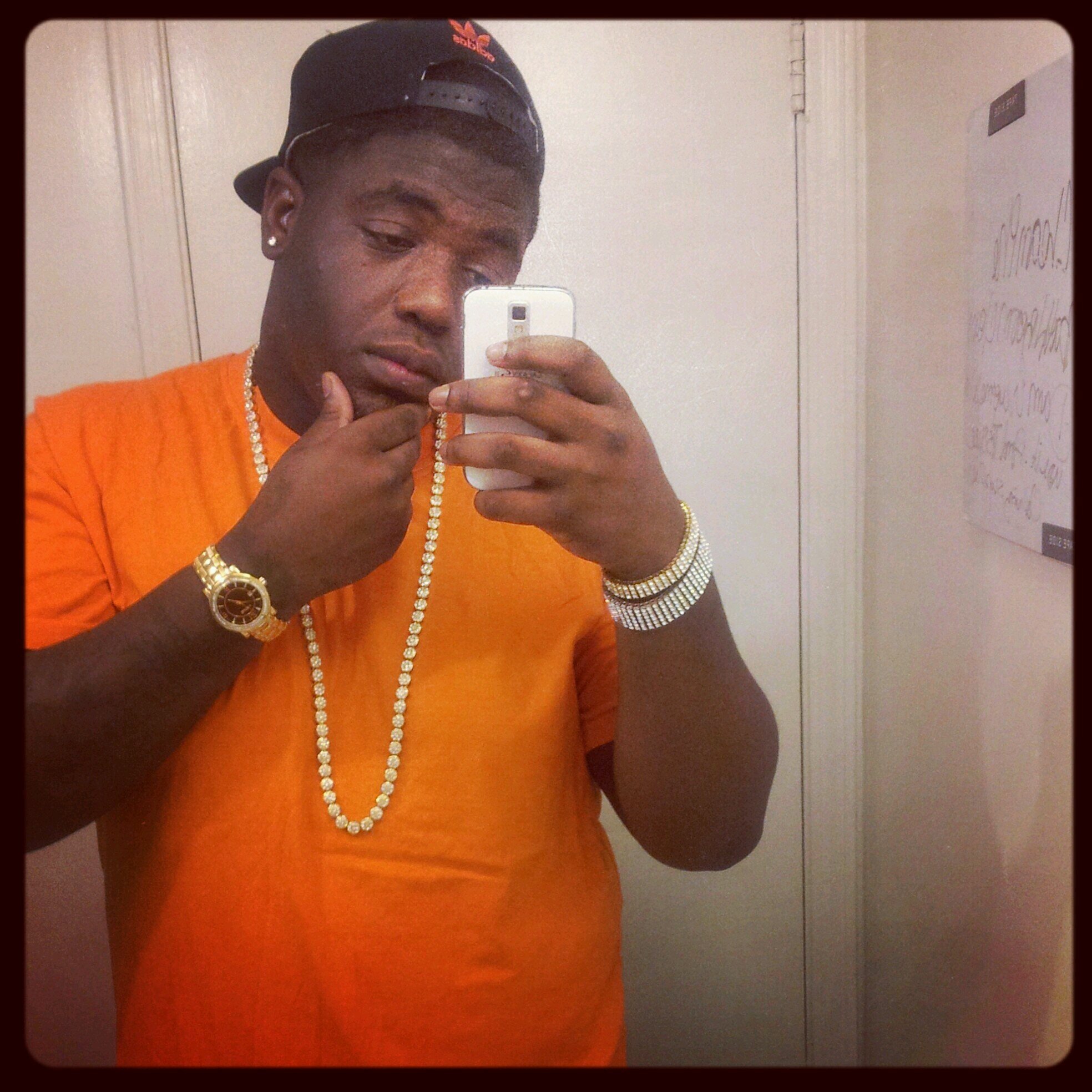 own place & car & work corporate office & no kids love shopping ,cooling ,traveling talking on da fne n texting & IG: @OGSOSA21