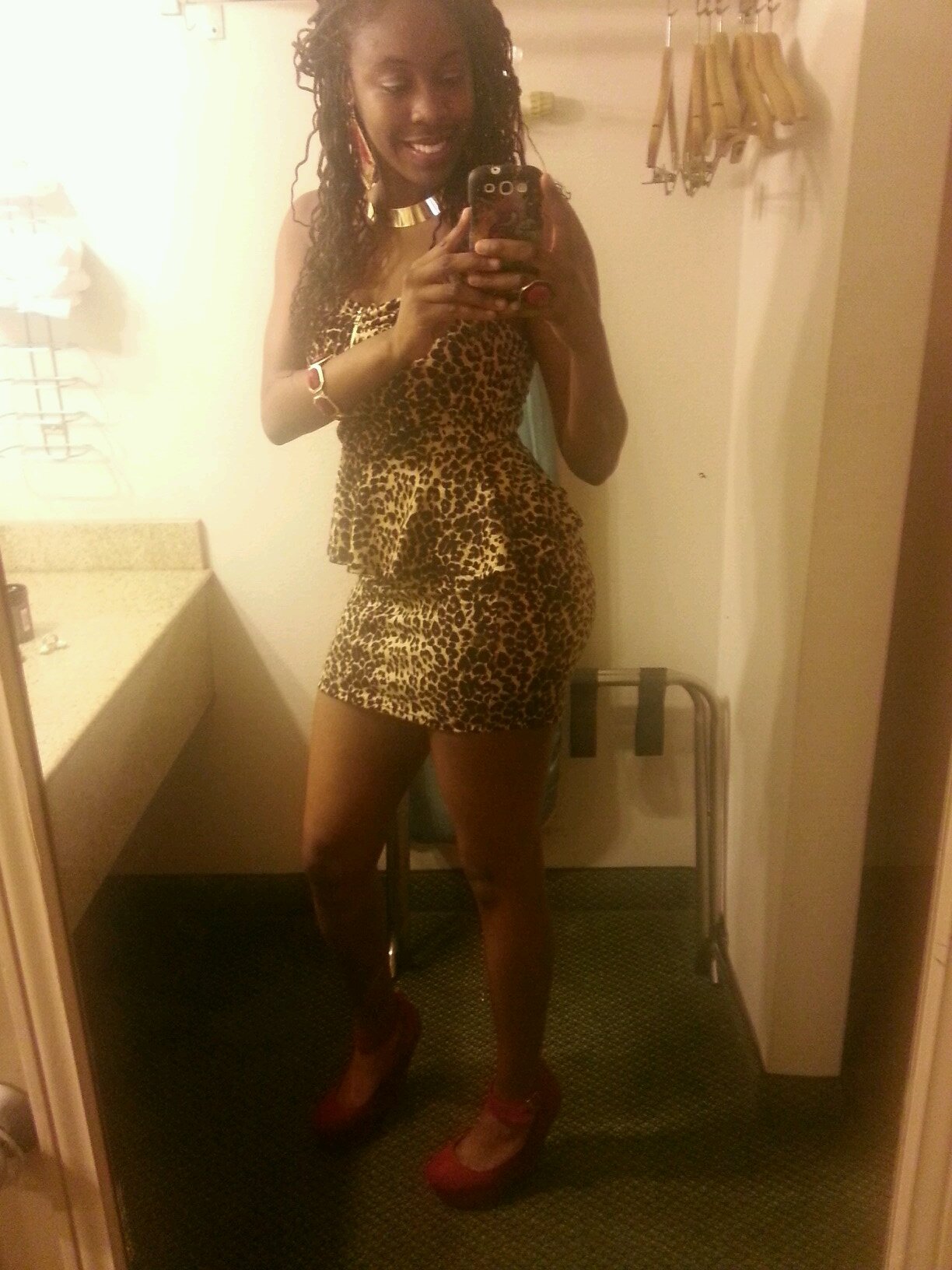 #team scorpio , #teamtwerksumn , #teamthickness , #teamTAKEN ! , #TEAMOBAMA BABY .! follow me &nd IFB .!