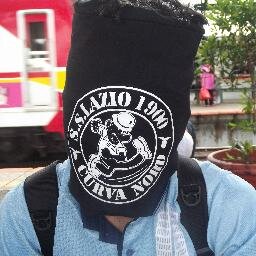 Plegmatis, Humoris, Tidak terlalu Romantis, Mantan Vokalis, Adm. di Kampus Gratis