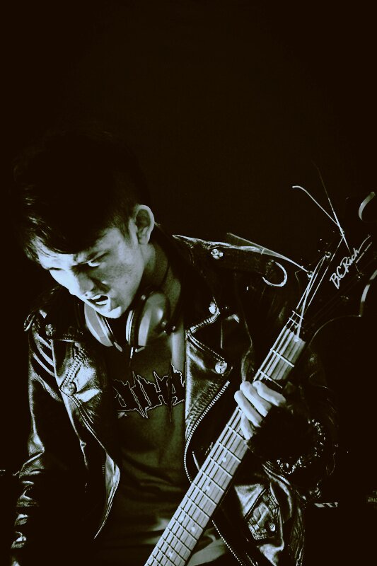 Musician Guitar and Vocal @invaderofficial ll software engineering ll Network Engineer ll graduated Management Informatics
